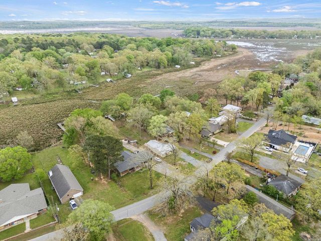 11 E Ridge Road, Mayflower, AR 72106