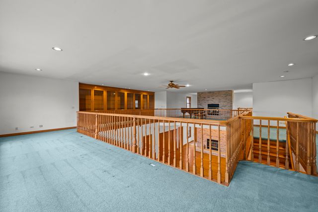 32981 N River Road, Libertyville, IL 60048