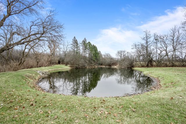 32981 N River Road, Libertyville, IL 60048