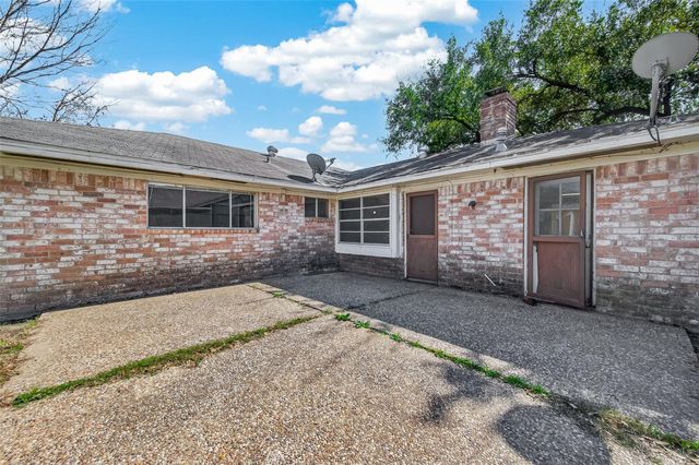9326 Willow Meadow Drive, Houston, TX 77031