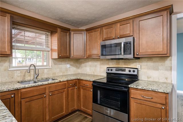 3121 Childers Drive, Jeffersonville, IN 47130