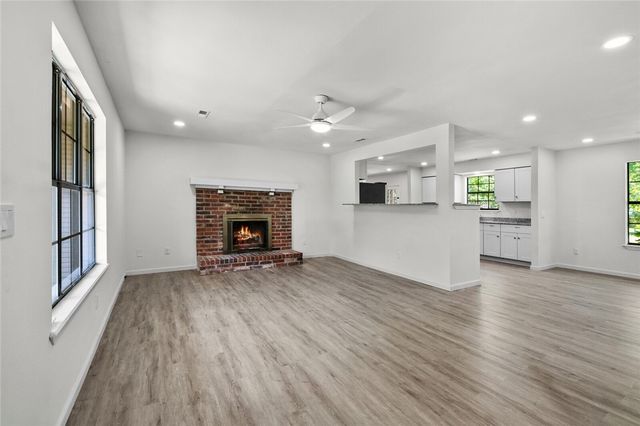 15654 Hickory Lane, Lowell, AR 72745