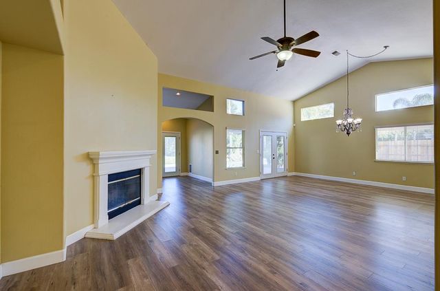 170 N Anderson Avenue, Clovis, CA 93612