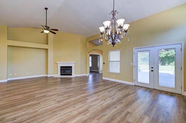 170 N Anderson Avenue, Clovis, CA 93612
