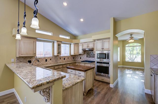 170 N Anderson Avenue, Clovis, CA 93612