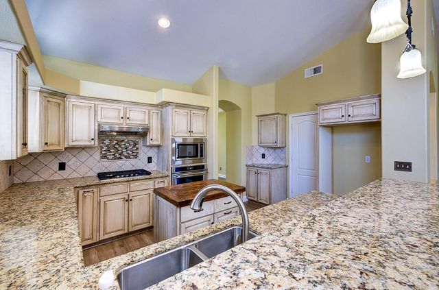 170 N Anderson Avenue, Clovis, CA 93612