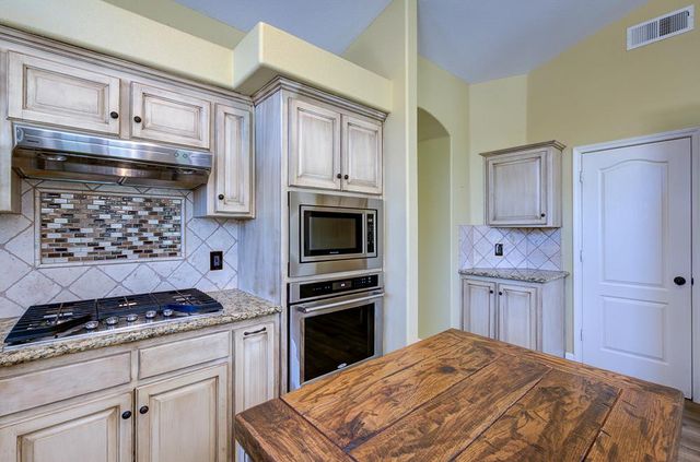 170 N Anderson Avenue, Clovis, CA 93612