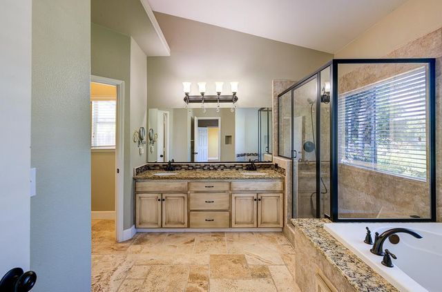 170 N Anderson Avenue, Clovis, CA 93612