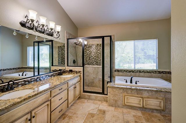 170 N Anderson Avenue, Clovis, CA 93612