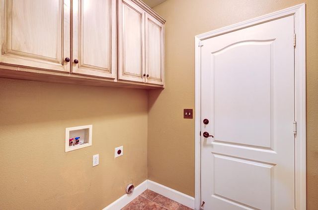 170 N Anderson Avenue, Clovis, CA 93612