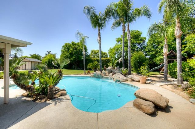 170 N Anderson Avenue, Clovis, CA 93612