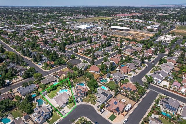 170 N Anderson Avenue, Clovis, CA 93612