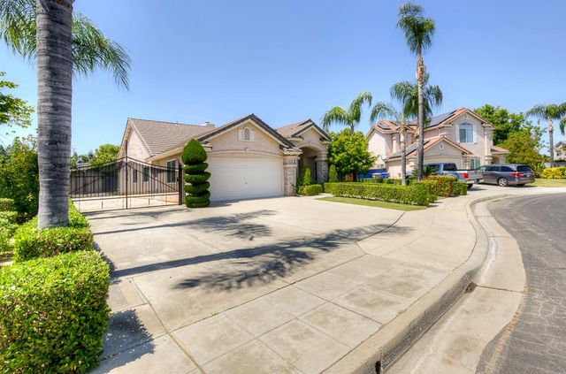 170 N Anderson Avenue, Clovis, CA 93612