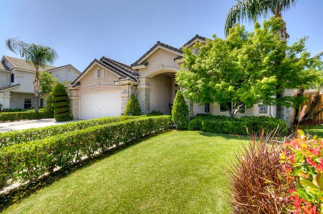 170 N Anderson Avenue, Clovis, CA 93612