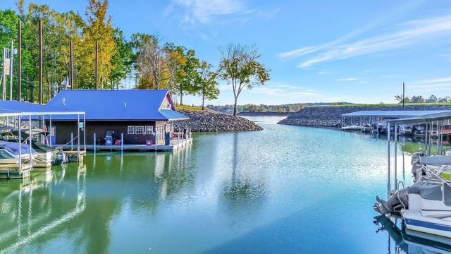 29 Bradley Ln, Bath Springs, TN 38311