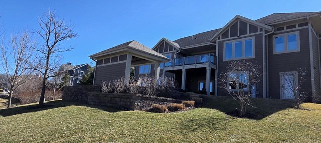 3926 Oakmont TRAIL, Waukesha, WI 53188