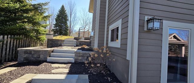 3926 Oakmont TRAIL, Waukesha, WI 53188