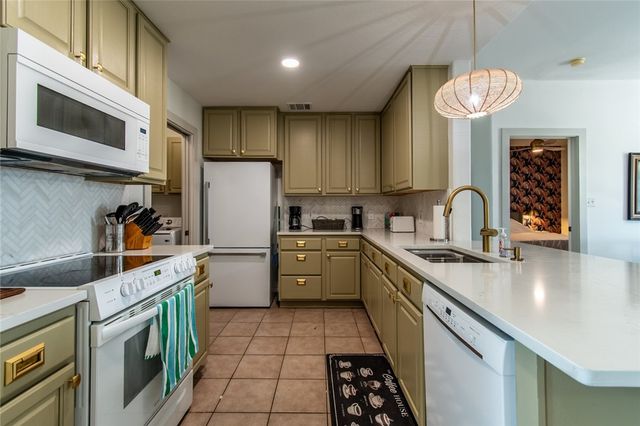 14858 Granada Dr H, Corpus Christi, TX 78418