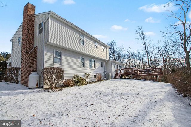 828 ANTHONY DRIVE, Mechanicsburg, PA 17050