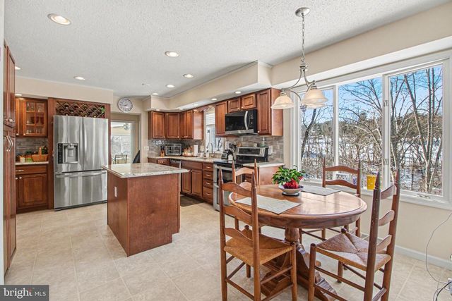 828 ANTHONY DRIVE, Mechanicsburg, PA 17050