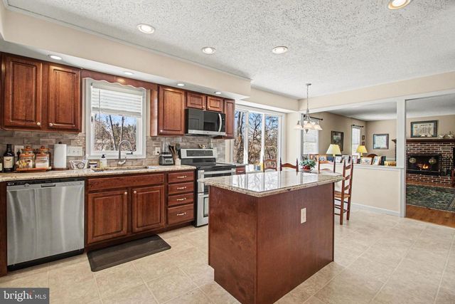 828 ANTHONY DRIVE, Mechanicsburg, PA 17050