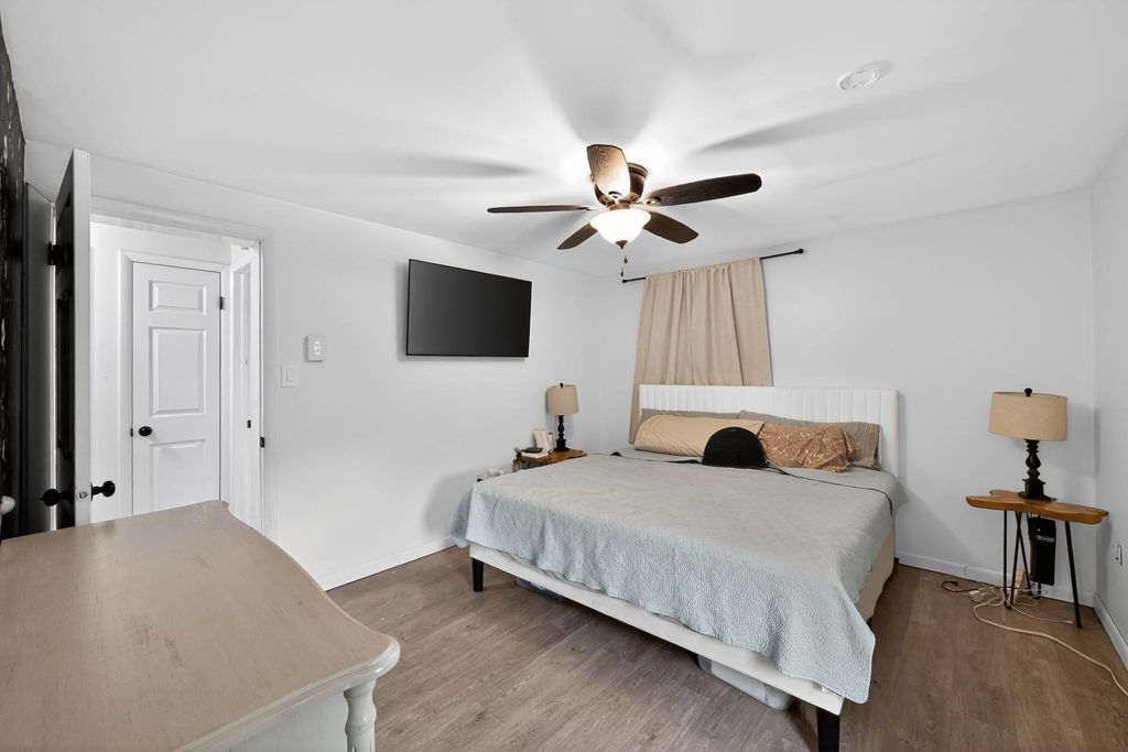 Image 11 of property listing at 2475 MOUNT VENTUS #2 RD, Manchester, MD 21102