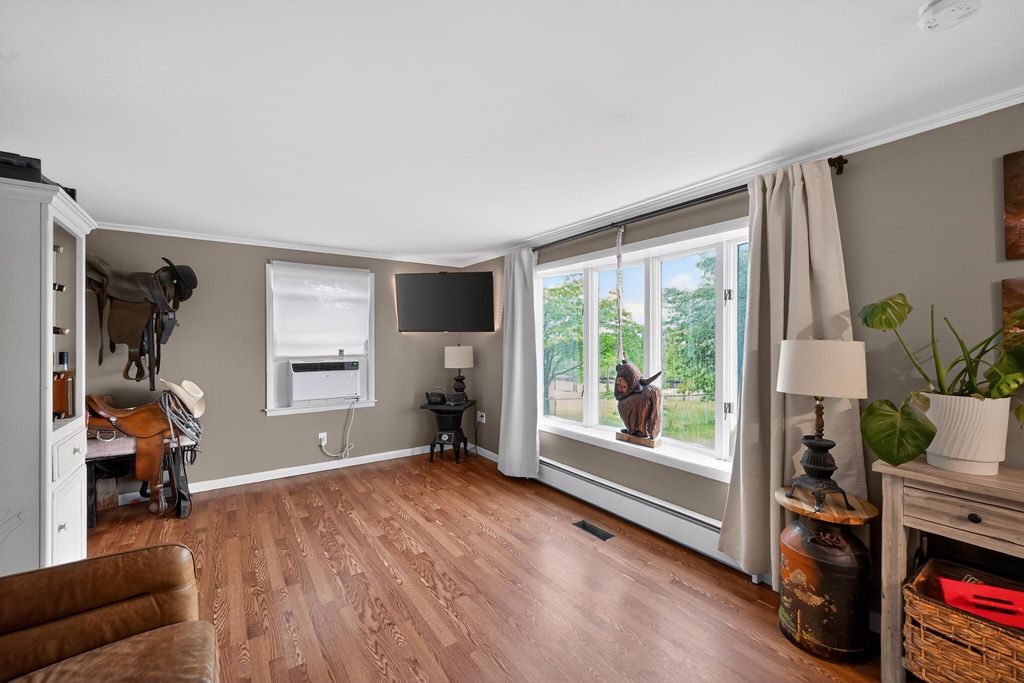 Image 5 of property listing at 2475 MOUNT VENTUS #2 RD, Manchester, MD 21102