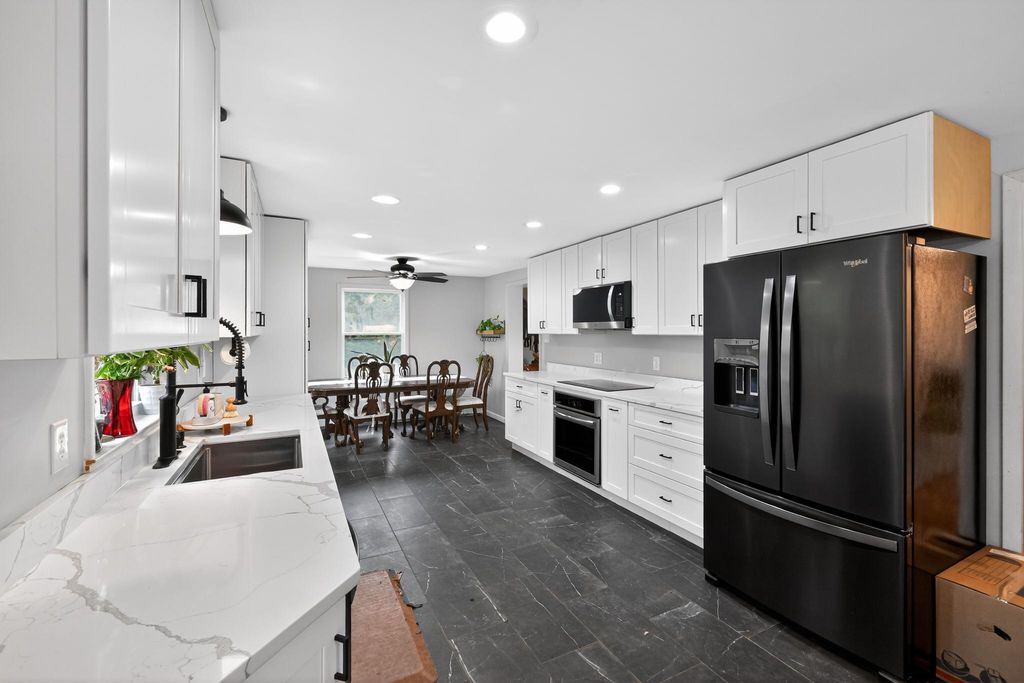 Image 9 of property listing at 2475 MOUNT VENTUS #2 RD, Manchester, MD 21102