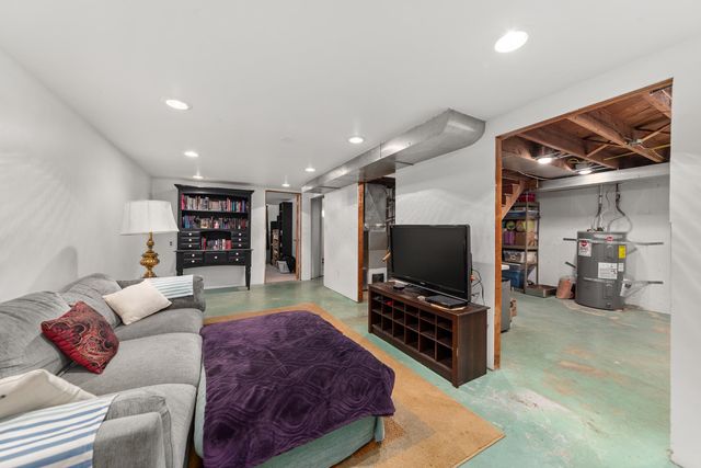 2813 N Stone St, Spokane, WA 99207