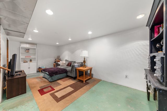2813 N Stone St, Spokane, WA 99207
