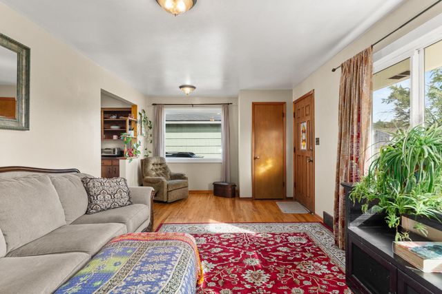 2813 N Stone St, Spokane, WA 99207