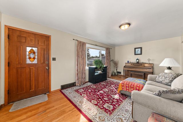 2813 N Stone St, Spokane, WA 99207