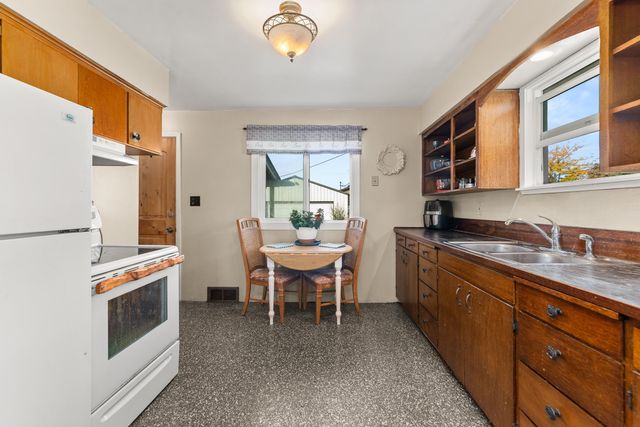 2813 N Stone St, Spokane, WA 99207