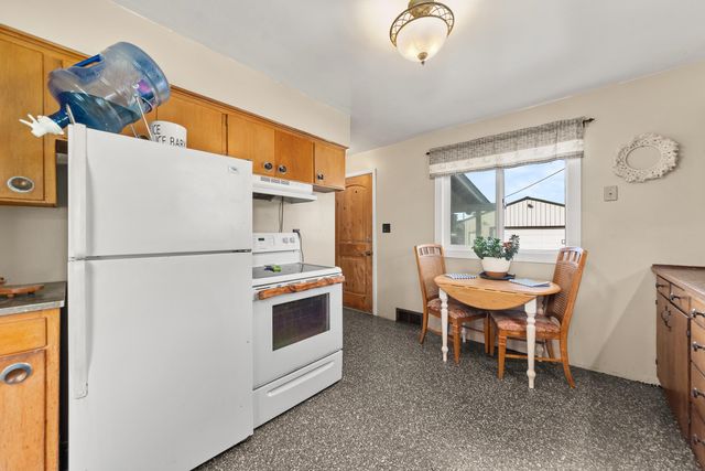 2813 N Stone St, Spokane, WA 99207