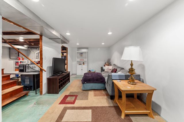2813 N Stone St, Spokane, WA 99207