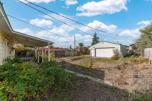 2813 N Stone St, Spokane, WA 99207