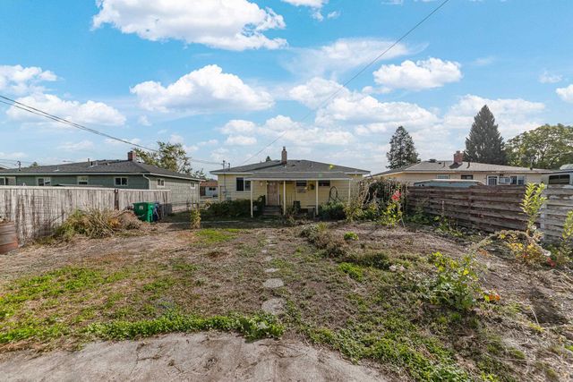 2813 N Stone St, Spokane, WA 99207