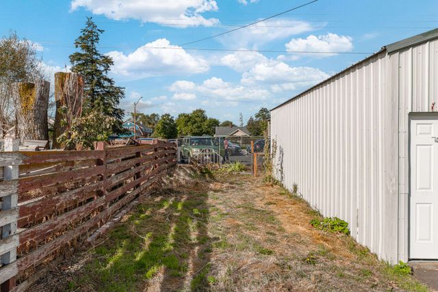 2813 N Stone St, Spokane, WA 99207