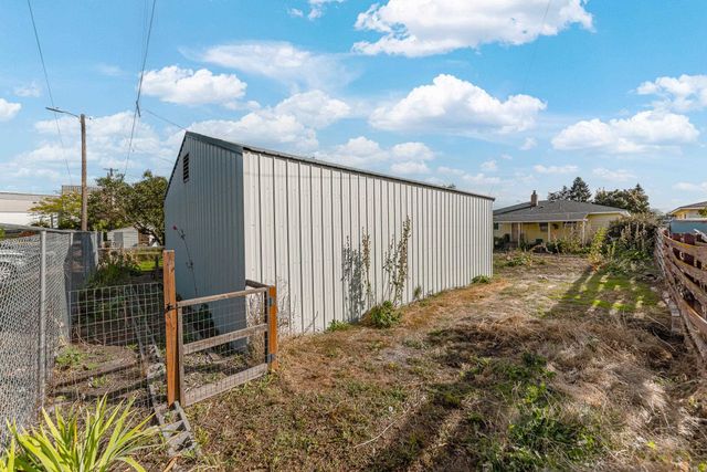 2813 N Stone St, Spokane, WA 99207