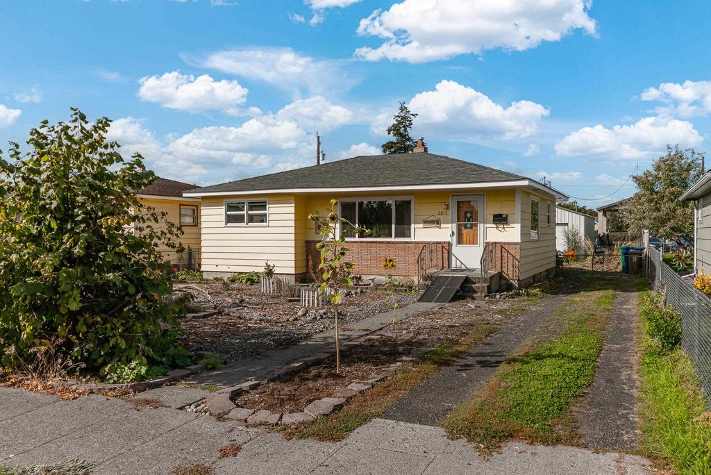 2813 N Stone St, Spokane, WA 99207