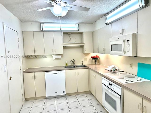 3800 S Ocean Dr 1516, Hollywood, FL 33019