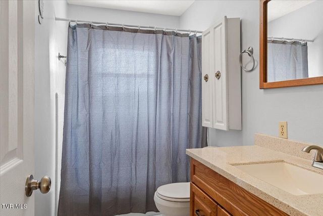 913 Ithaca Street, Mount Carmel, TN 37645