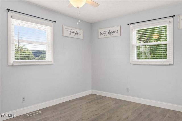 913 Ithaca Street, Mount Carmel, TN 37645