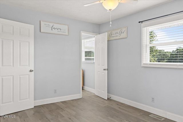 913 Ithaca Street, Mount Carmel, TN 37645