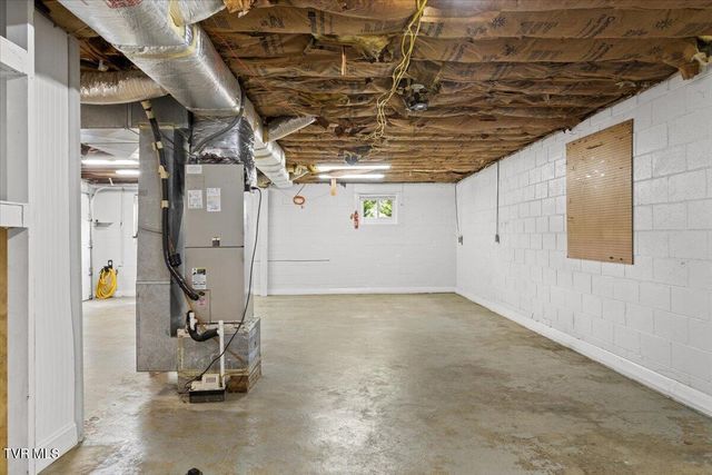 913 Ithaca Street, Mount Carmel, TN 37645