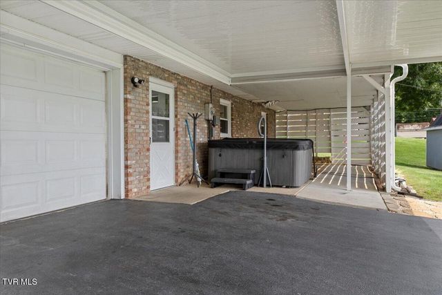 913 Ithaca Street, Mount Carmel, TN 37645