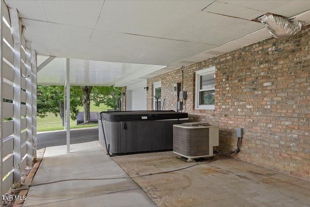 913 Ithaca Street, Mount Carmel, TN 37645