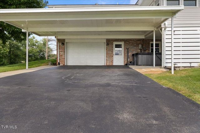 913 Ithaca Street, Mount Carmel, TN 37645
