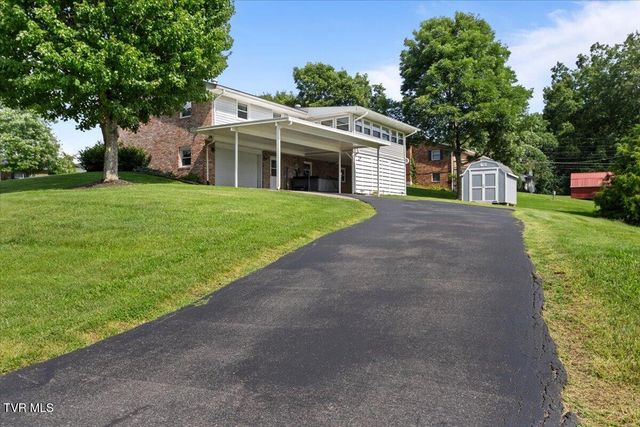 913 Ithaca Street, Mount Carmel, TN 37645