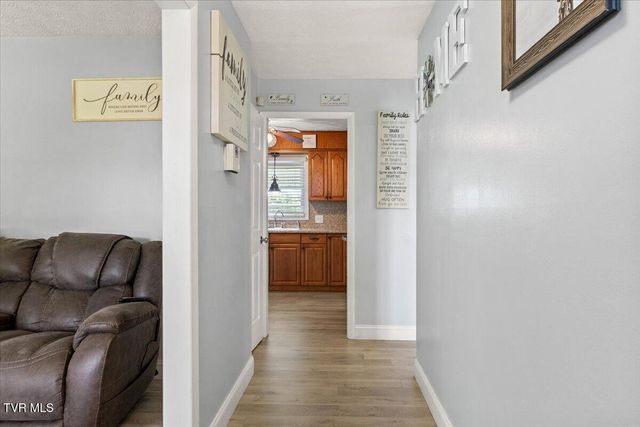 913 Ithaca Street, Mount Carmel, TN 37645